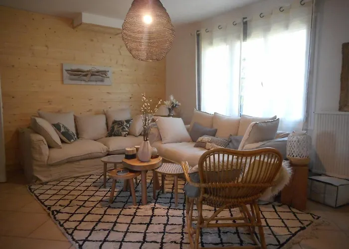 Maison Des Muriers Au Calme Casa de Férias *